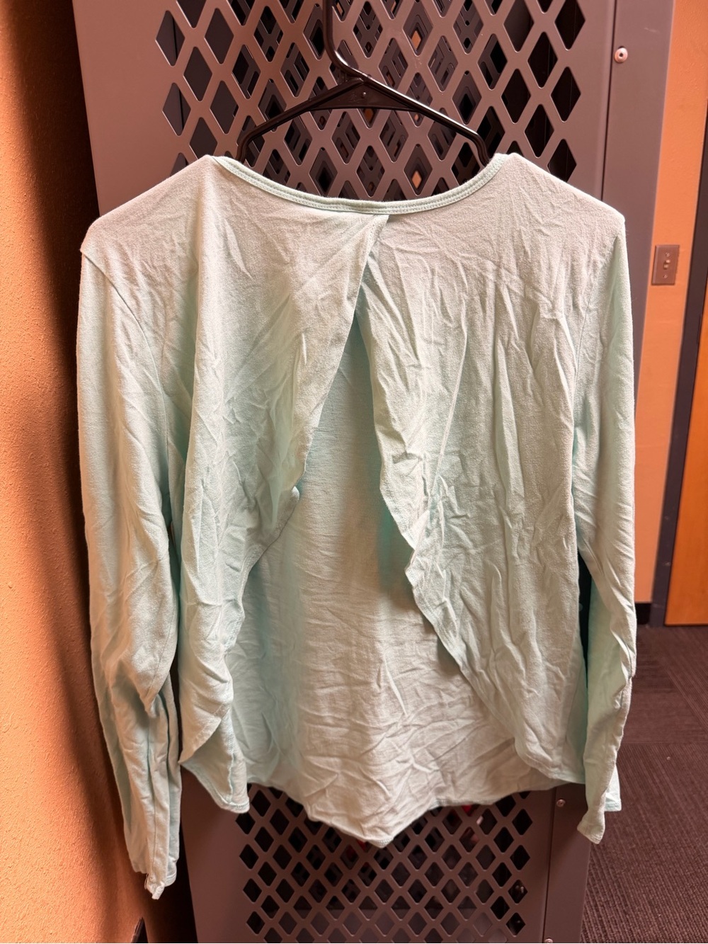 Fabletics Open Back Long Sleeve - Picture 2 of 3